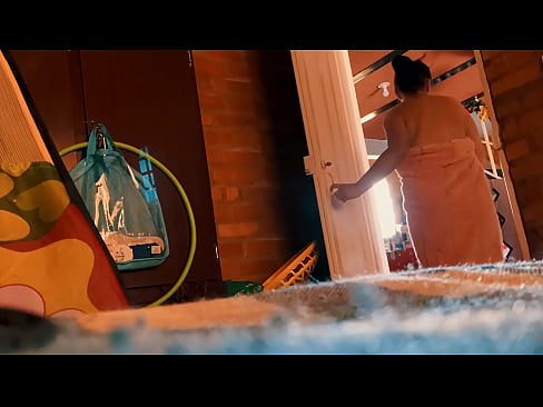 ❤️ Moj stric mi sledi v tuš kabino in me jebe, medtem ko se tuširam. ❤ Domače porniče na porno sl.niceporn.ru ❌❤